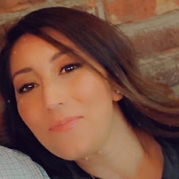 Meet your Posher, Nichole - Picture 1 of 1